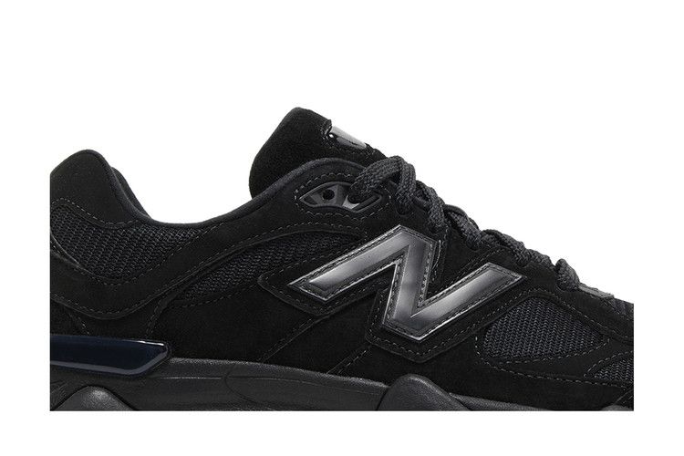 9060 Triple Black Suede