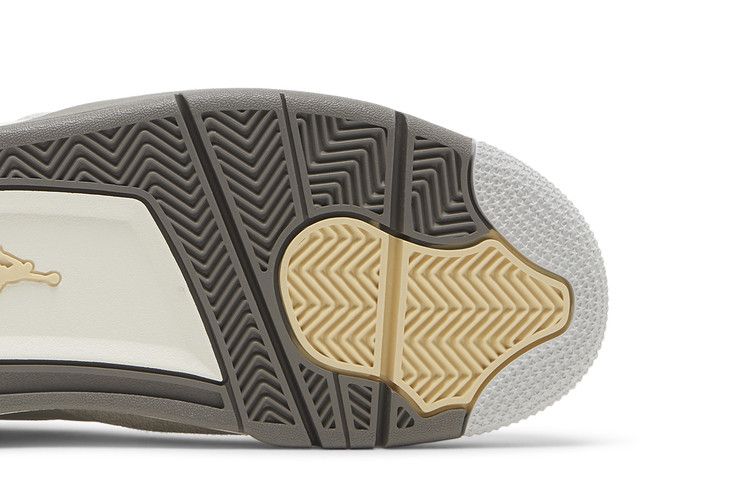 Air Jordan 4 Retro SE Craft Photon Dust