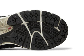 2002R Protection Pack - Black Grey