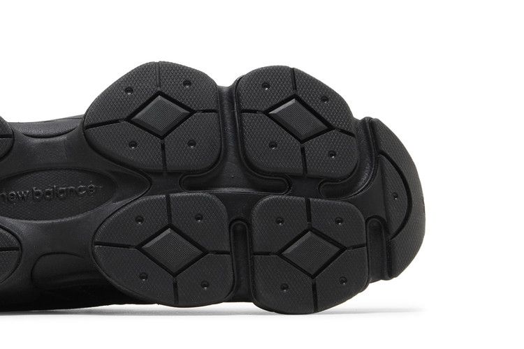 9060 Triple Black Suede