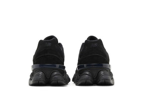 9060 Triple Black Suede
