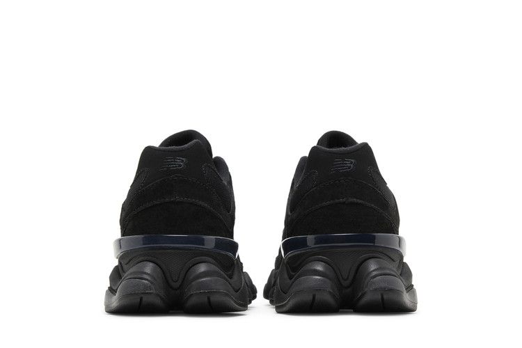 9060 Triple Black Suede