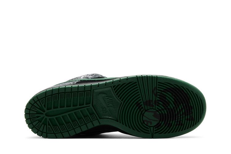 There Skateboards x Dunk Low SB