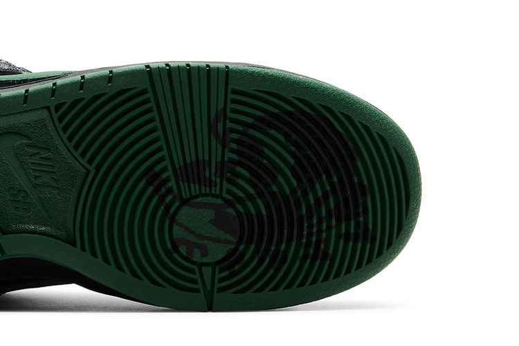 There Skateboards x Dunk Low SB