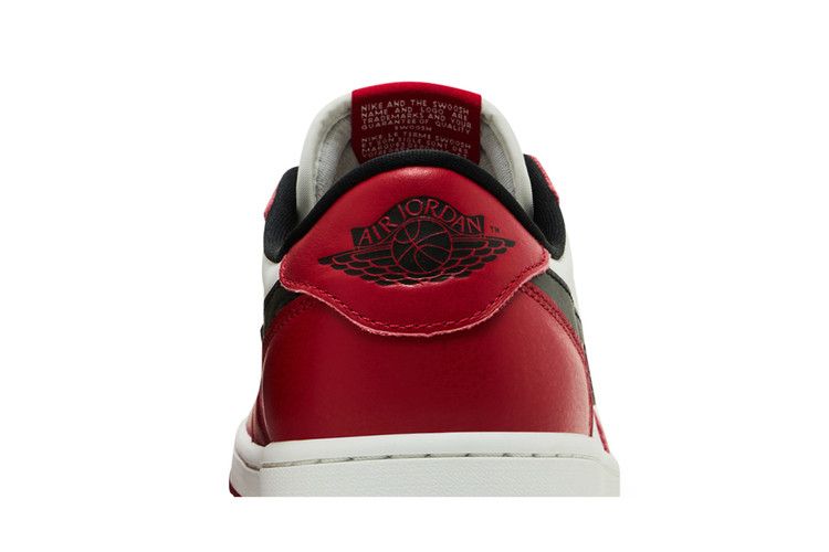 Air Jordan 1 Retro Low OG Chicago (2025)