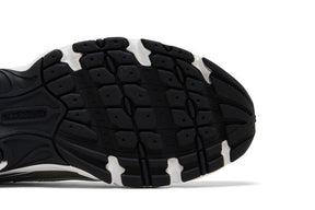 740v2 White Silver Metallic Black
