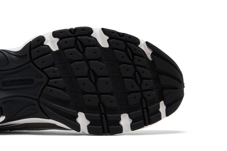 740v2 White Silver Metallic Black