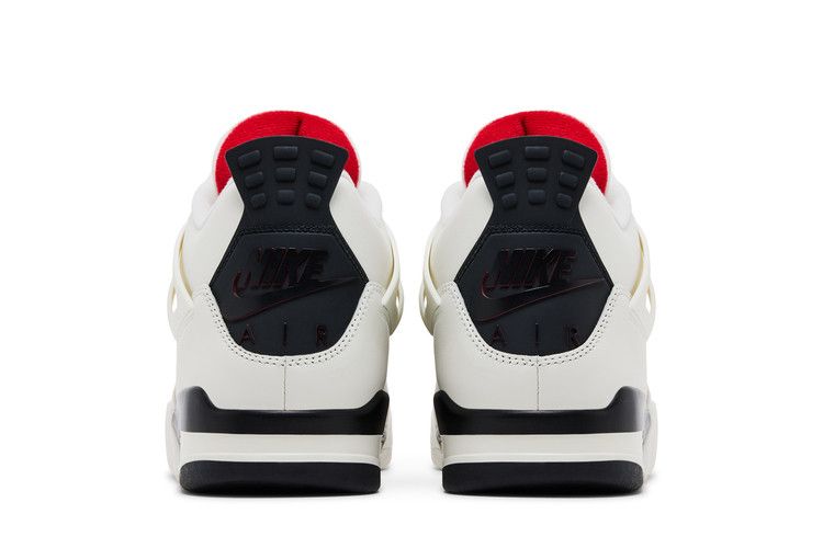 Air Jordan 4 Retro Flight Club