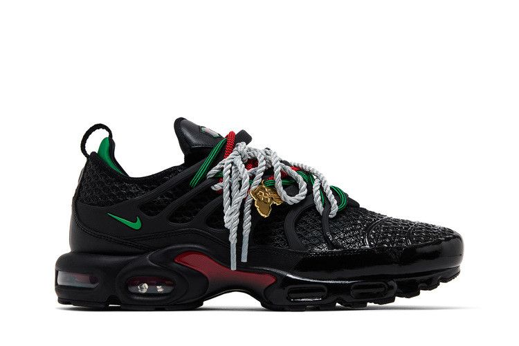 Homecoming x Air Max Plus Black