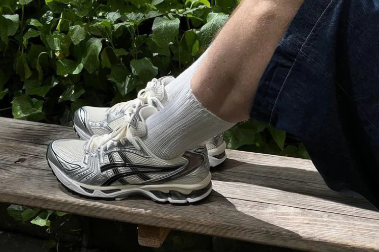 Gel-Kayano 14 Cream Black Metallic Plum